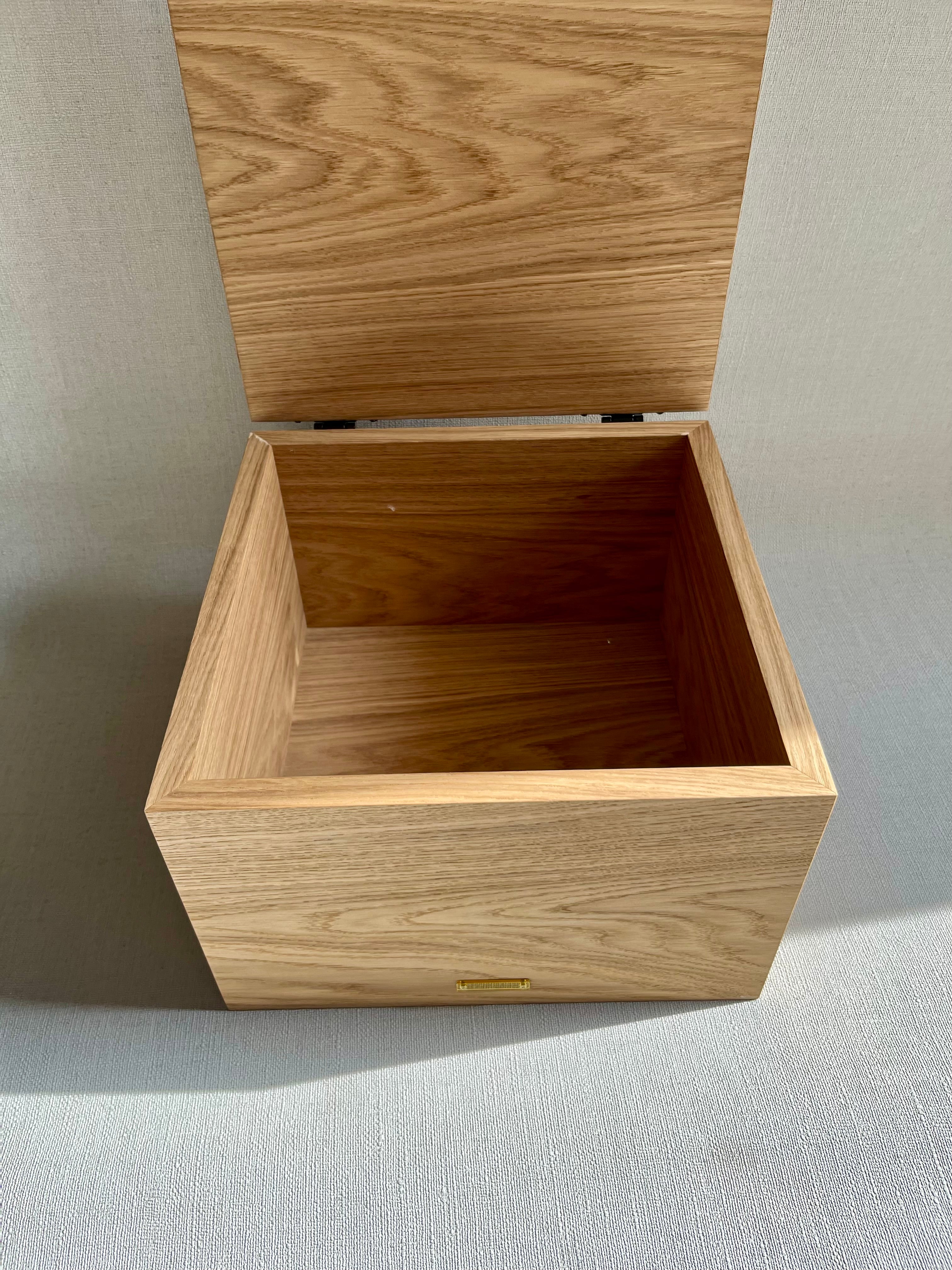 Handcrafted Oak Veneer Storage Box with Floral Baroque Carving